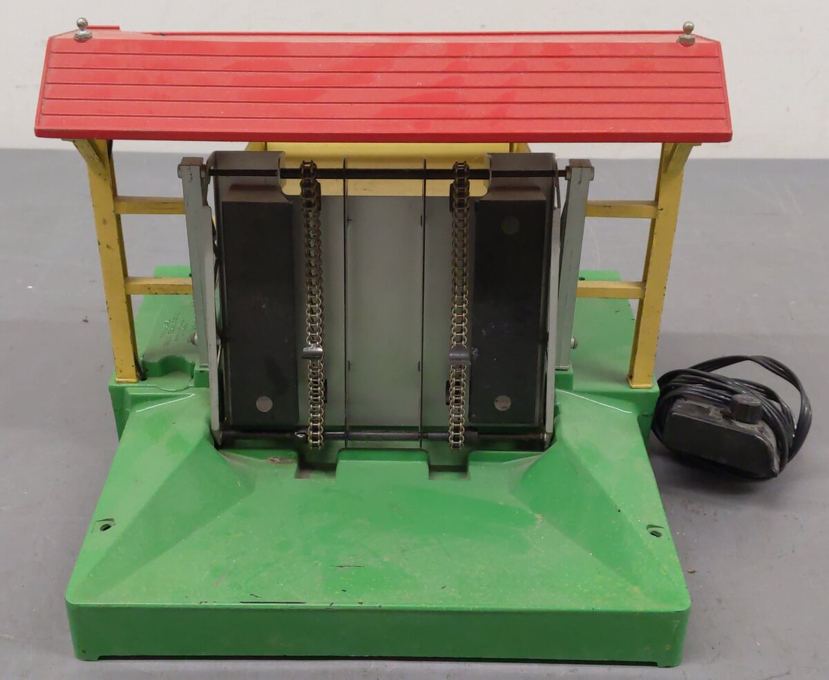Lionel 164 Vintage O Operating Lumber Loader