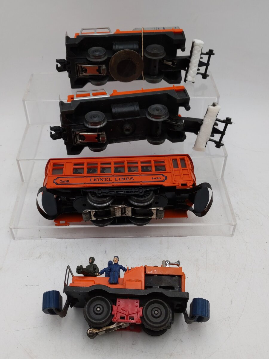 Lionel O Gauge Vintage & Modern Motorized Accessories: 50, 3927, 3927, 6-8690 VG