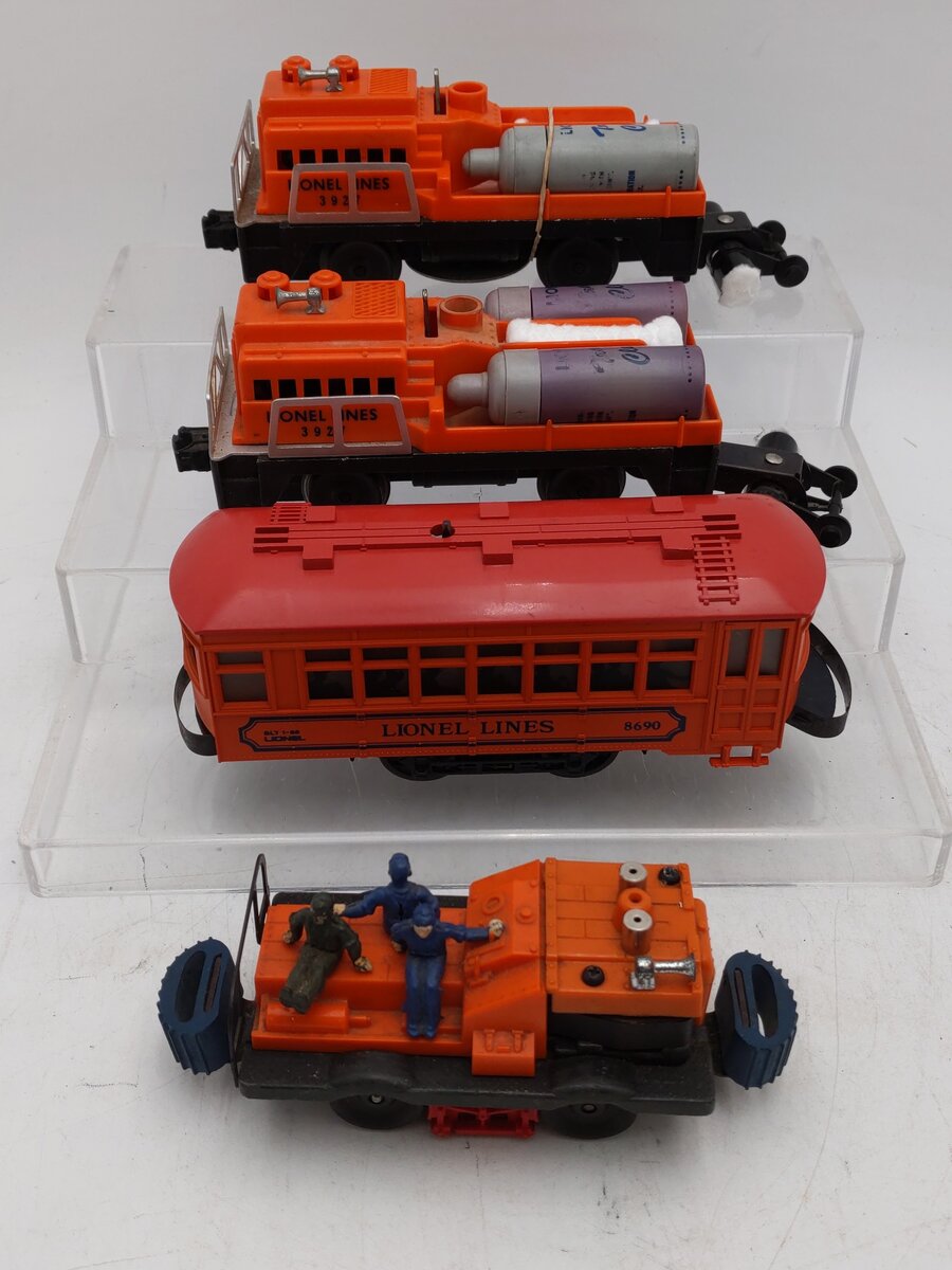 Lionel O Gauge Vintage & Modern Motorized Accessories: 50, 3927, 3927, 6-8690 VG