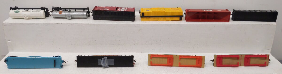 Bachmann HO Gauge Assorted Freight Cars [10] EX