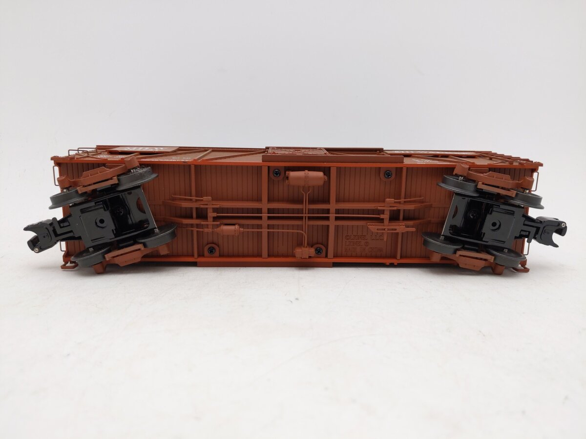 Lionel 6-52458 O Gauge Milwaukee Road Stock Car #102721 EX/Box