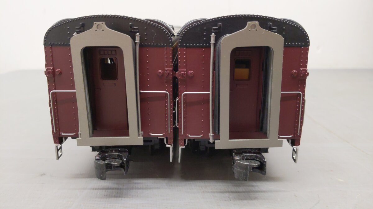 MTH 20-66145 O Norfolk & Western 70’ ABS Slpr/Diner Passenger Car Set (Set of 2) EX/Box