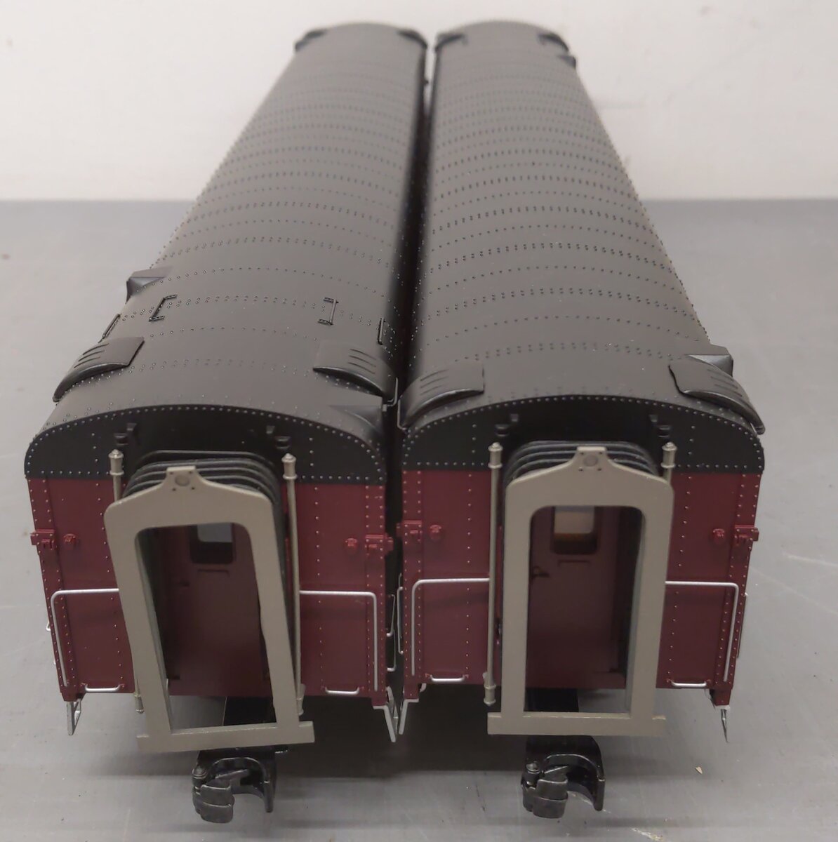 MTH 20-64266 O Norfolk & Western 70' Streamlined Baggage/Coach Passenger Set (2) EX/Box