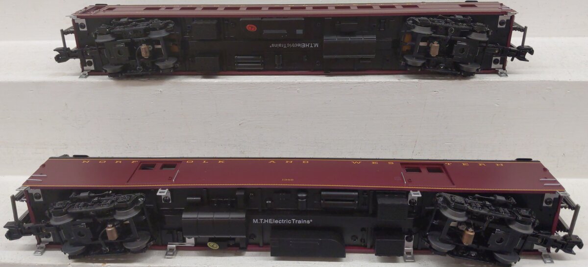 MTH 20-64266 O Norfolk & Western 70' Streamlined Baggage/Coach Passenger Set (2) EX/Box
