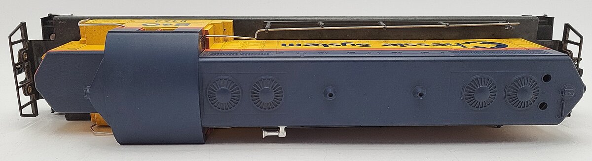 Lionel 6-8463 O Gauge Chessie System GP20 Diesel Engine VG/Box