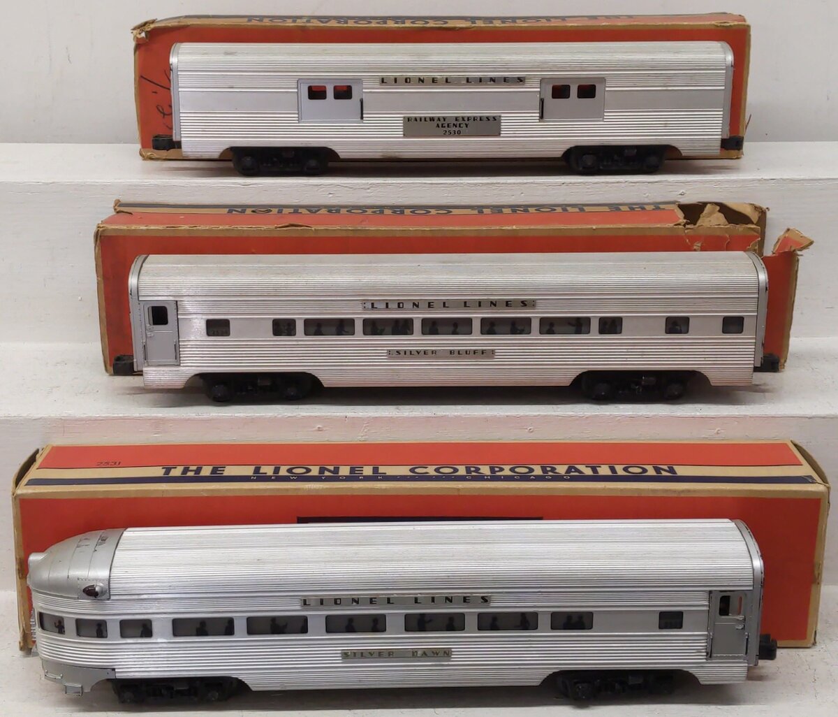 Lionel Vintage O Gauge Lionel Lines Aluminum Passenger Cars: 2530, 2531, 2534 VG/Box