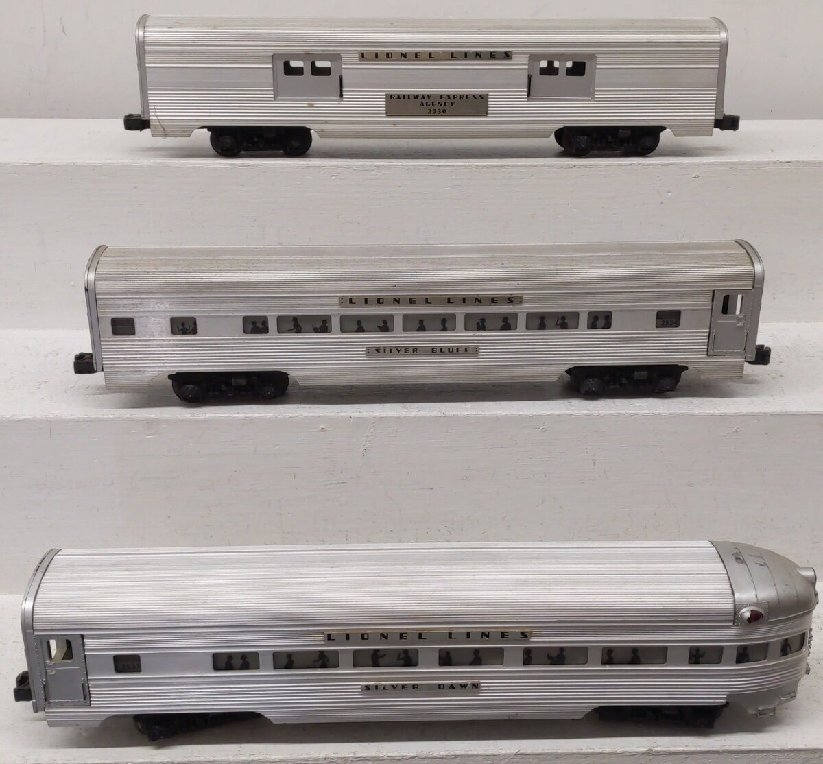 Lionel Vintage O Gauge Lionel Lines Aluminum Passenger Cars: 2530, 2531, 2534 VG/Box