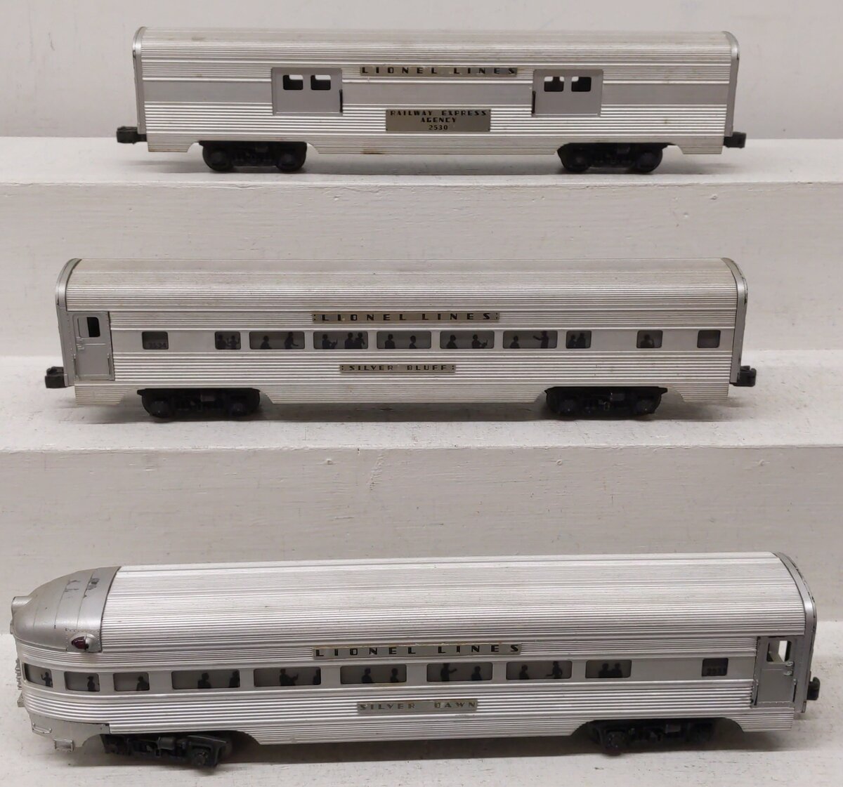 Lionel Vintage O Gauge Lionel Lines Aluminum Passenger Cars: 2530, 2531, 2534 VG/Box