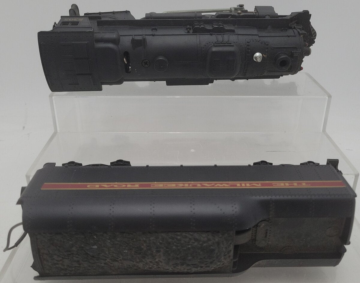 Lionel 6-8305 O Gauge Milwaukee 4-4-2 Steam Locomotive & Tender VG