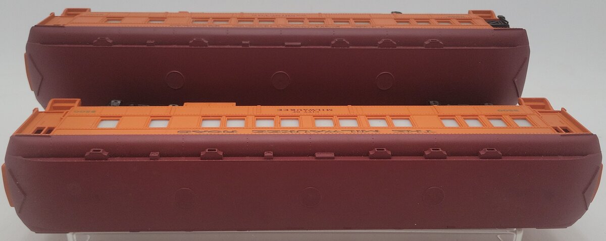 Lionel O Gauge Milwaukee Road Passenger Cars- #9500 & 9502 [2] EX