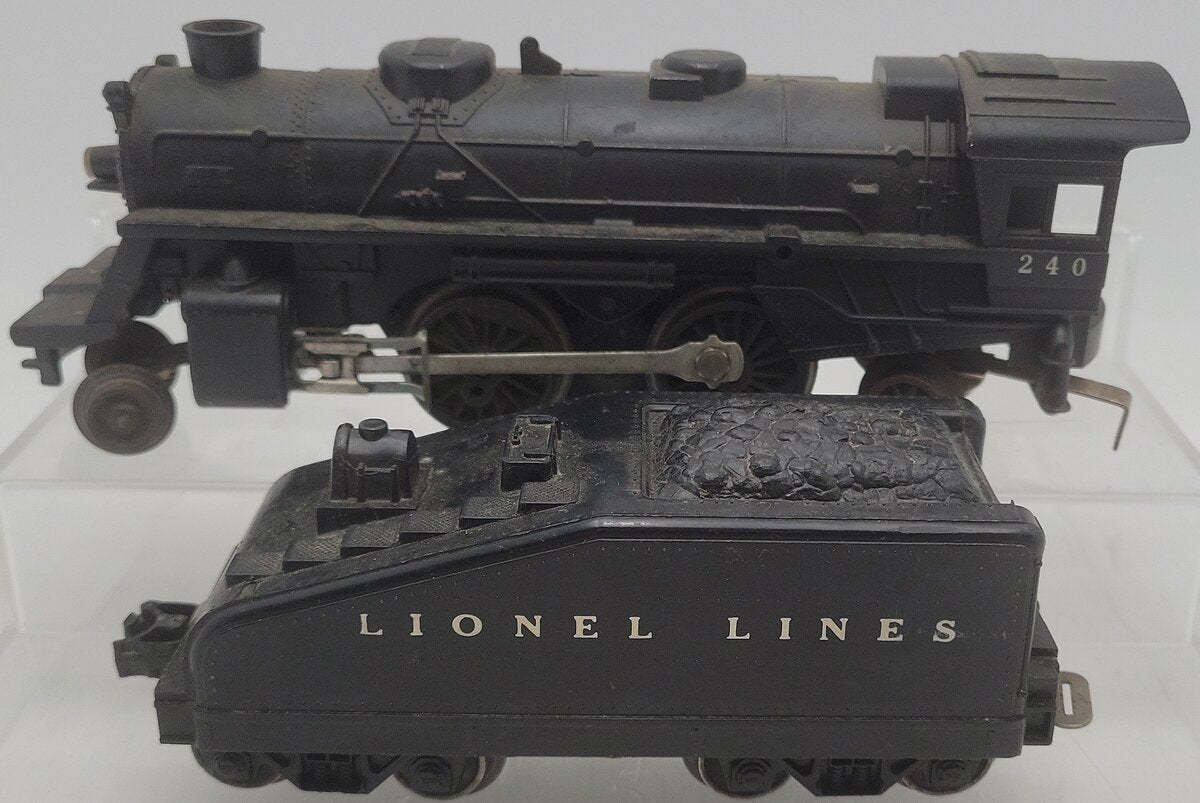 Lionel 240 Vintage O Gauge 2-4-2 Plastic Steam Locomotive & Tender VG