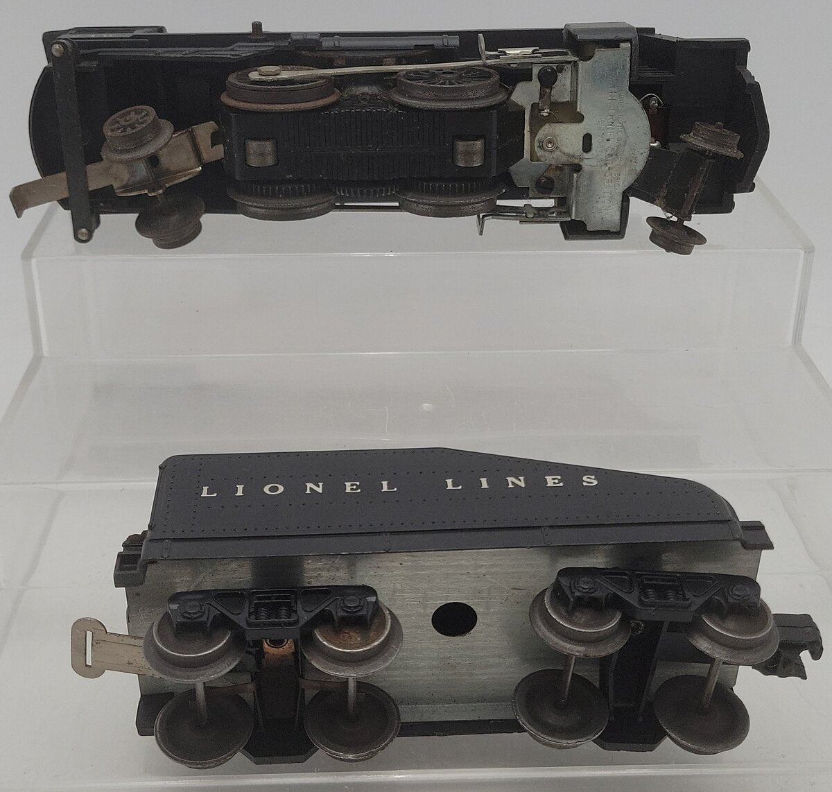 Lionel 240 Vintage O Gauge 2-4-2 Plastic Steam Locomotive & Tender VG