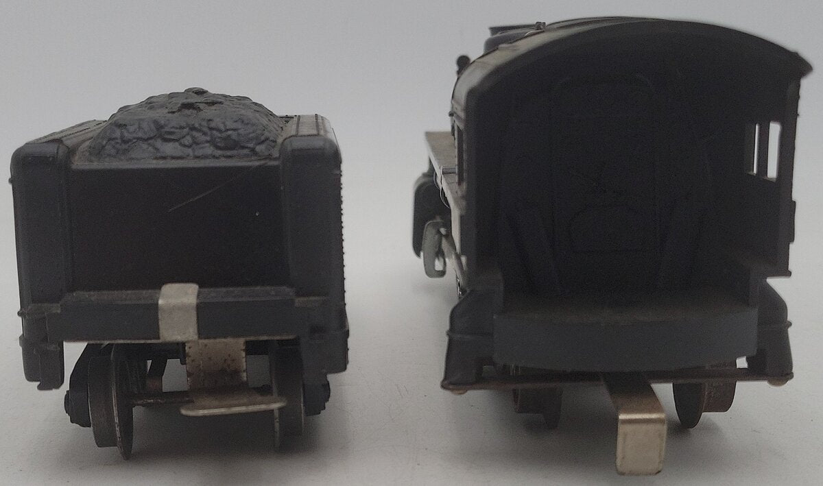 Lionel 240 Vintage O Gauge 2-4-2 Plastic Steam Locomotive & Tender VG