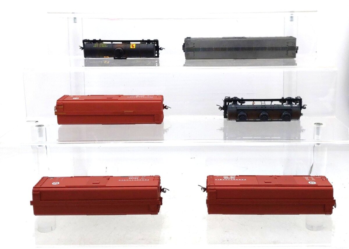 HO Scale Assorted Customized Freight Cars [6] VG