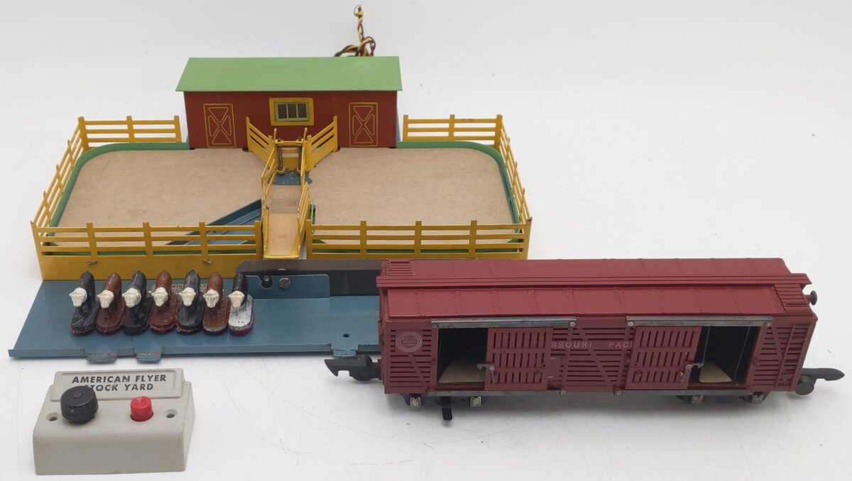 American Flyer 771 Vintage S Operating Cattle Stockyard With Stock Car 736 VG