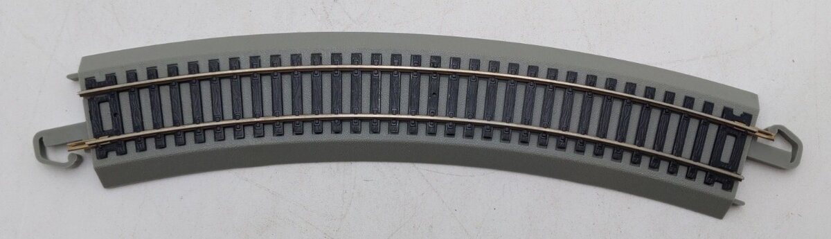 Bachmann 44583 HO Nickel Silver 22" Radius Curved EZ Track Section [16] EX