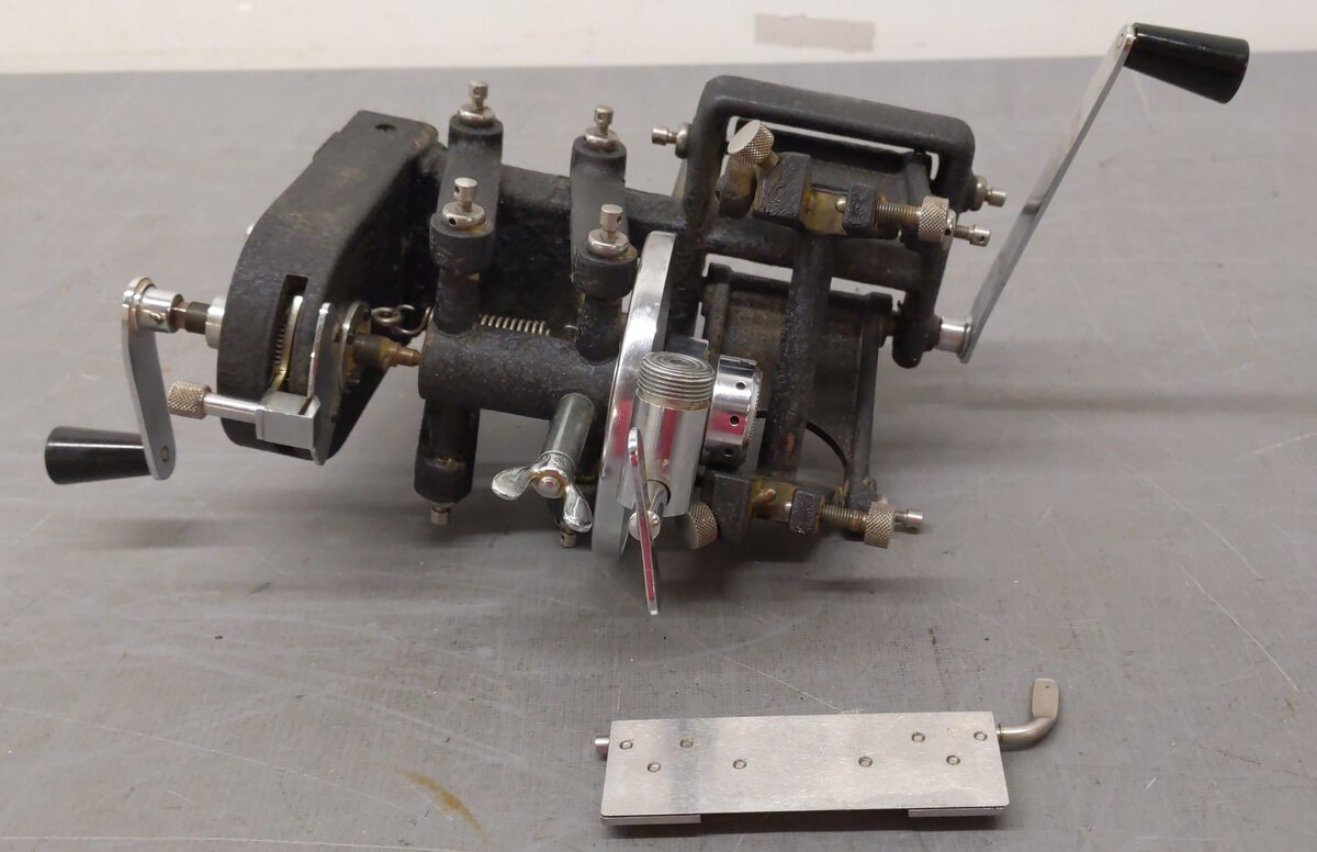 American Optical Company 880 Vintage Sliding Microtome VG
