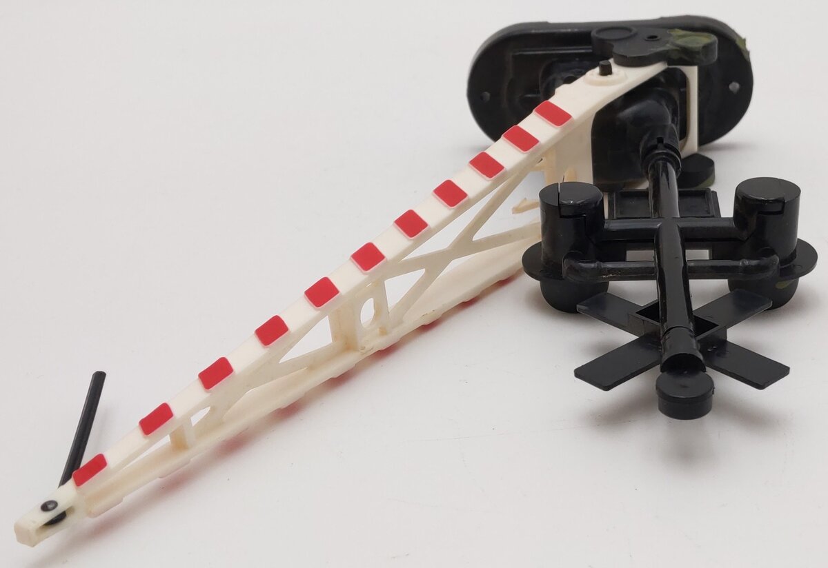 Lionel 6-62162 O Gauge Operating Crossing Gate & Signal VG/Box