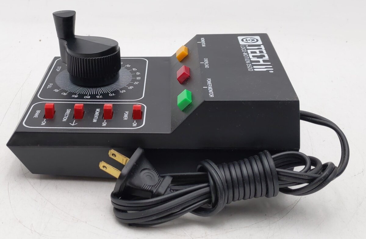 MRC 2500 HO Loco-Motion Tech II Model Train Control EX/Box
