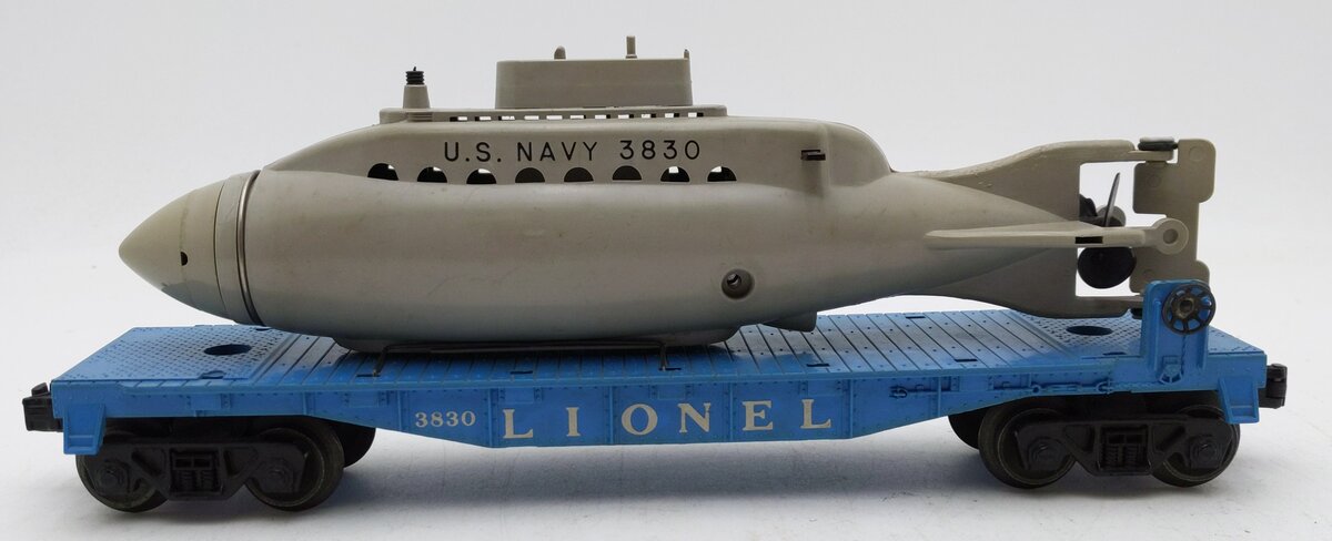 Lionel 3830 Vintage O Flatcar with Operating U.S. Navy Submarine EX