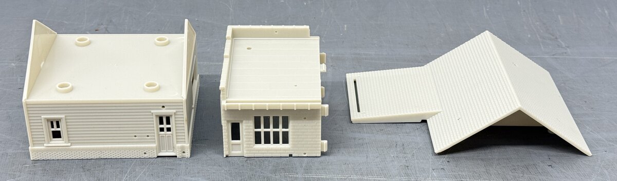 Woodland Scenics PF5183 HO Scale Sonny's Super Service Pre-Fab Building Kit EX/Box