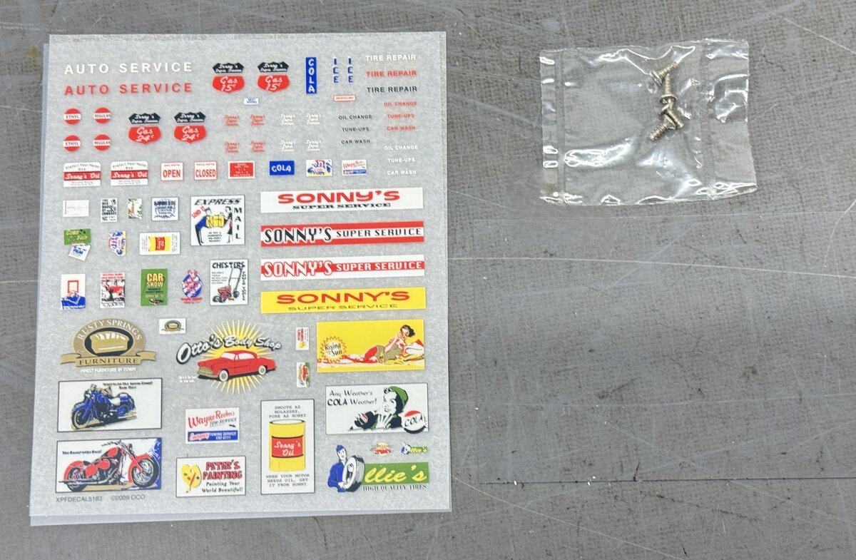 Woodland Scenics PF5183 HO Scale Sonny's Super Service Pre-Fab Building Kit EX/Box