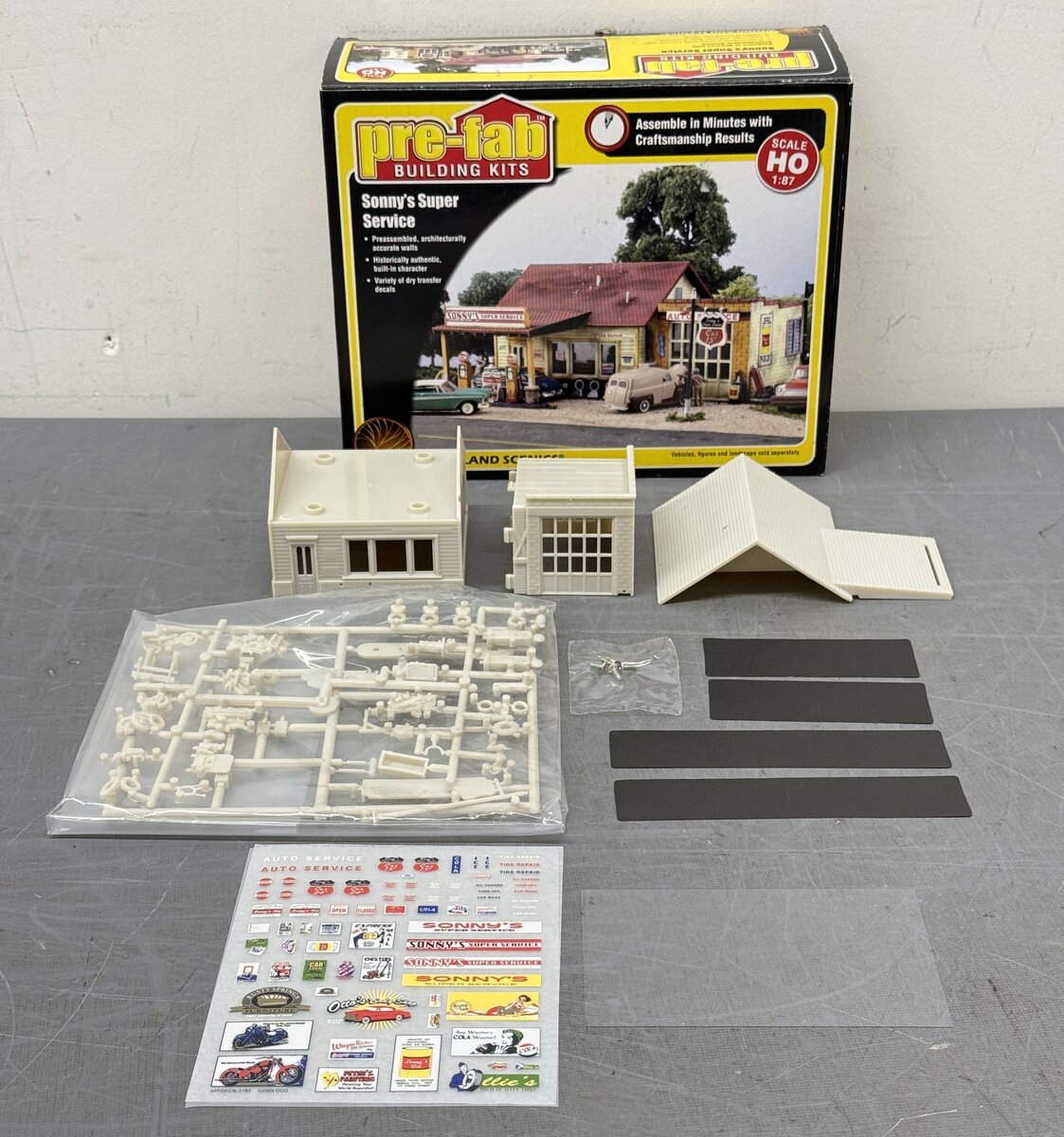Woodland Scenics PF5183 HO Scale Sonny's Super Service Pre-Fab Building Kit EX/Box
