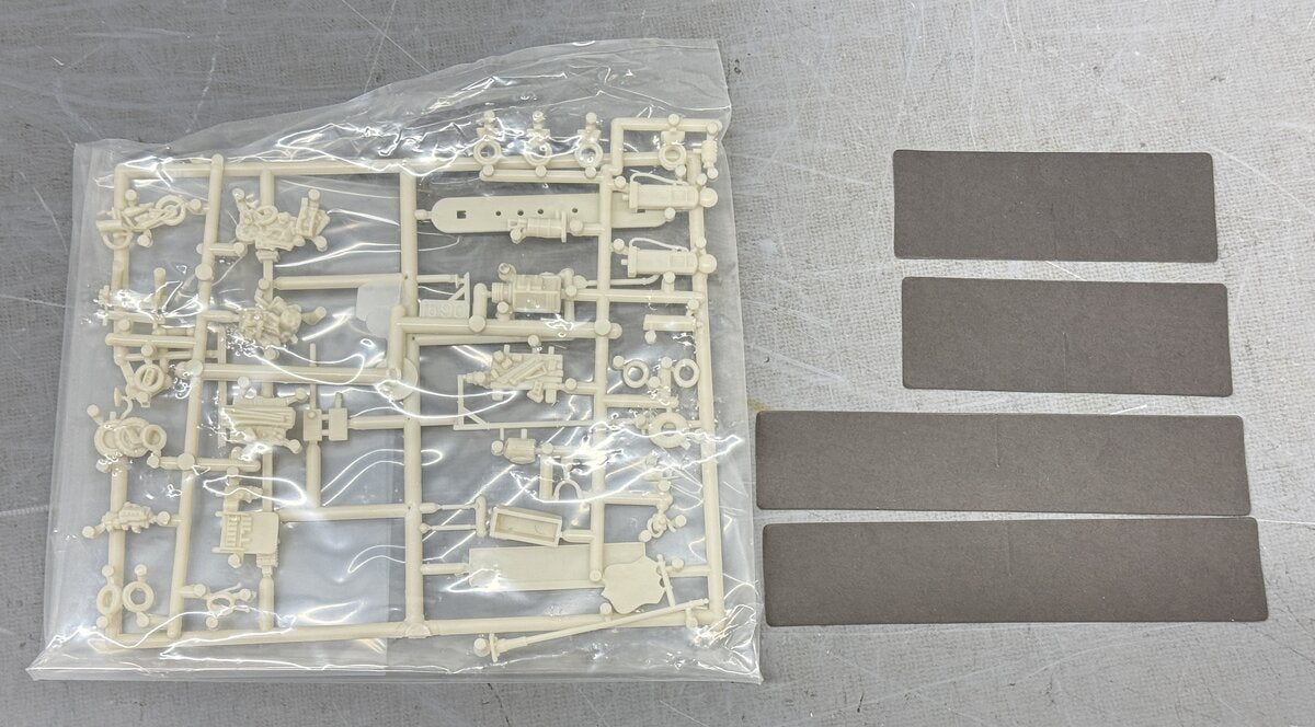 Woodland Scenics PF5183 HO Scale Sonny's Super Service Pre-Fab Building Kit EX/Box
