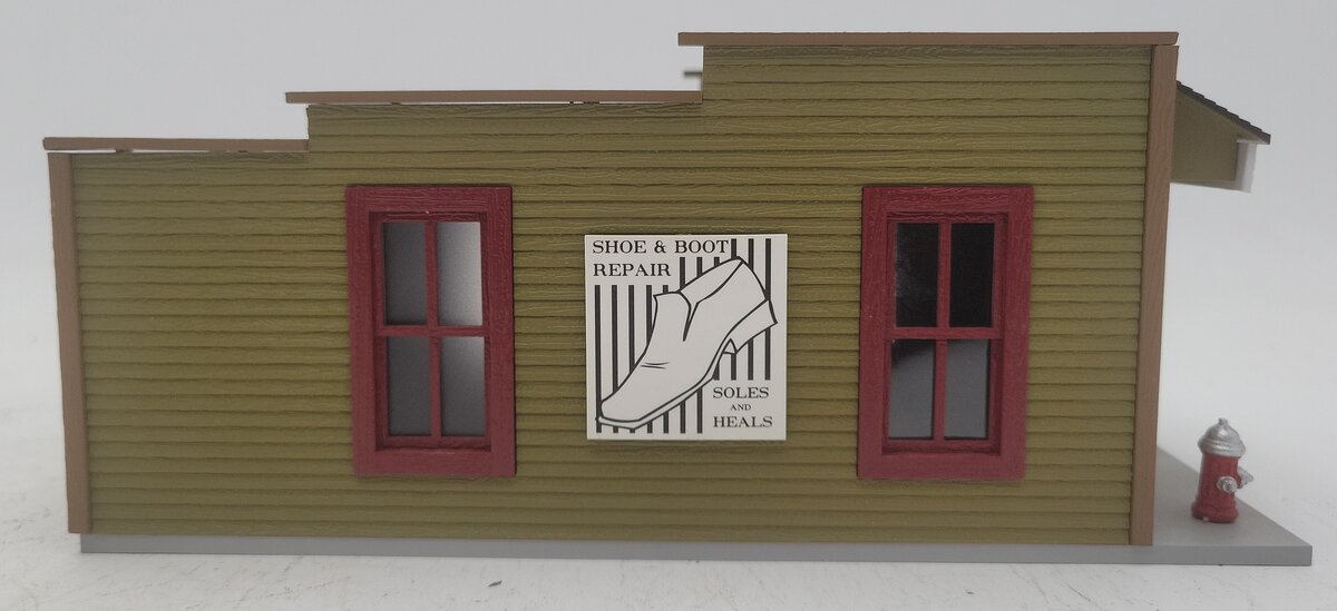 MTH 30-90396 O Lost Sole Shoe Repair Small Country Store EX