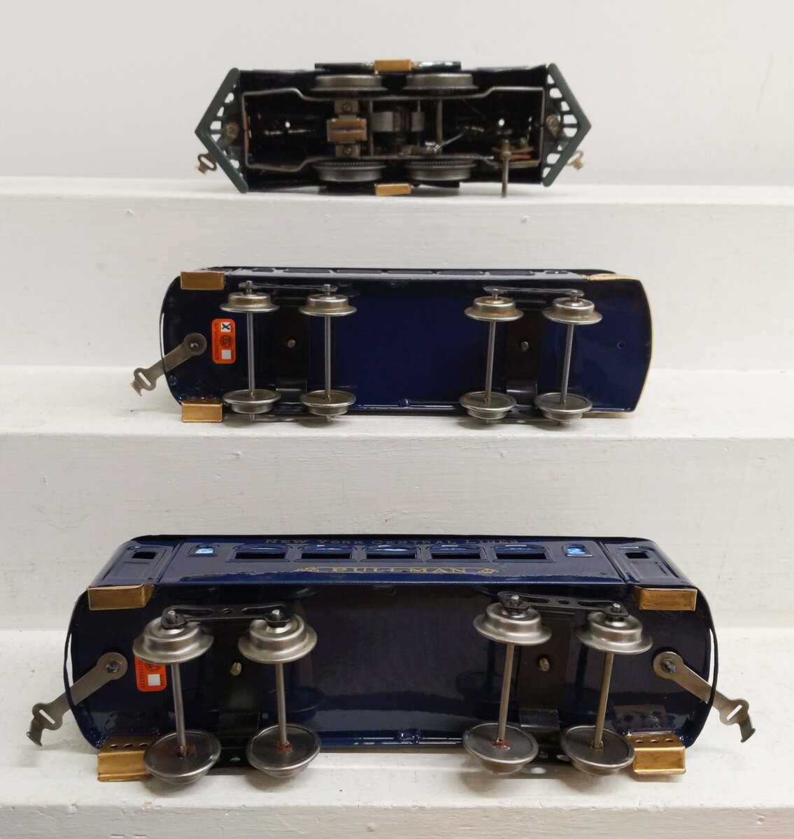 Lionel 33 Vintage Standard Gauge Powered Electric Loco w/ 35 & 36 Passenger Cars