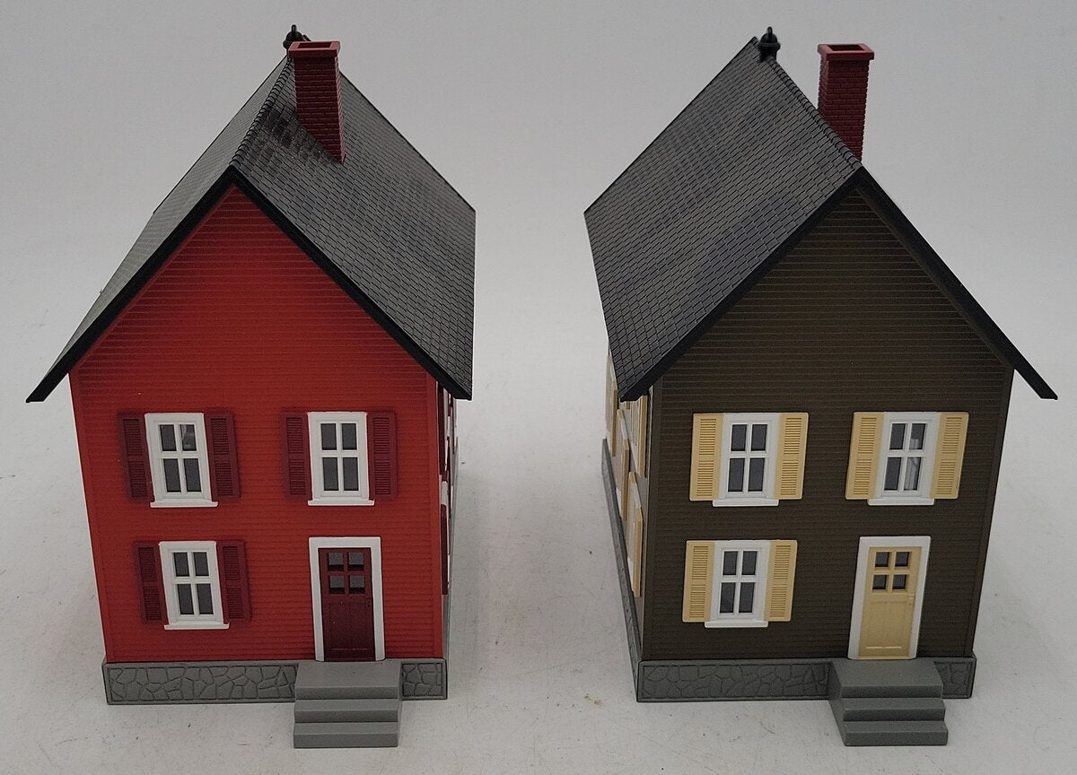 MTH O Gauge 2-Story Houses Red & Green [2] EX