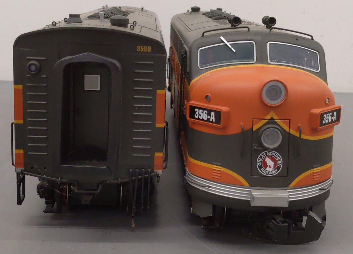 USA Trains R22262 Great Northern F-3 AB Unit Powered Diesel Locomotive - 2nd Set