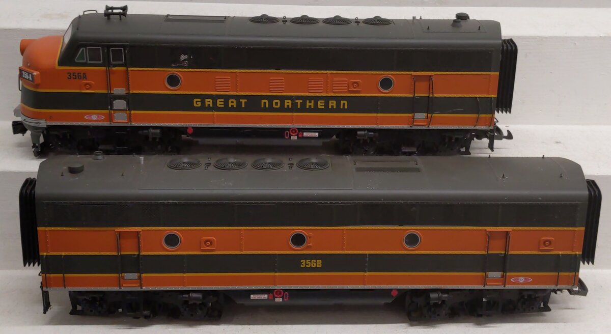 USA Trains R22262 Great Northern F-3 AB Unit Powered Diesel Locomotive - 2nd Set