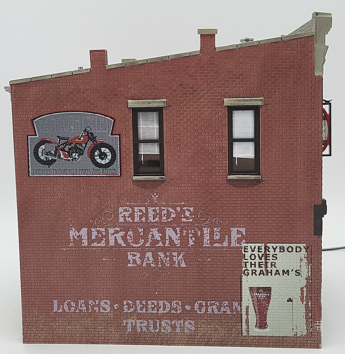 Woodland Scenics BR5850 O Scale Built-&-Ready Sully's Tavern Building EX/Box