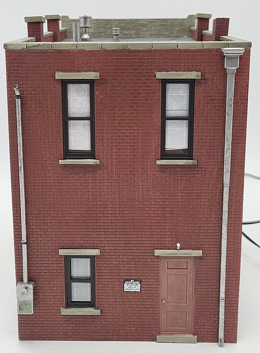 Woodland Scenics BR5850 O Scale Built-&-Ready Sully's Tavern Building EX/Box