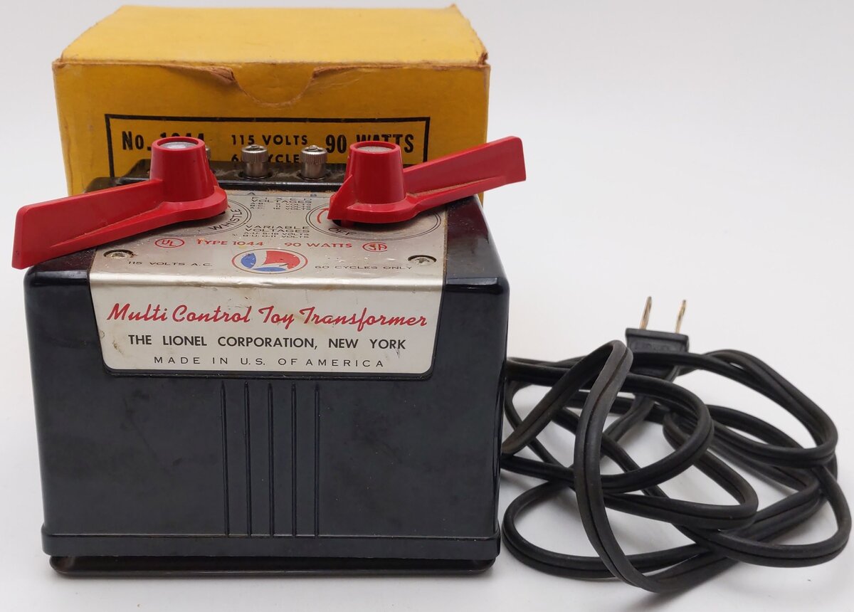 Lionel 1044 Vintage O 90 Watt Transformer w/Whistle Control VG/Box