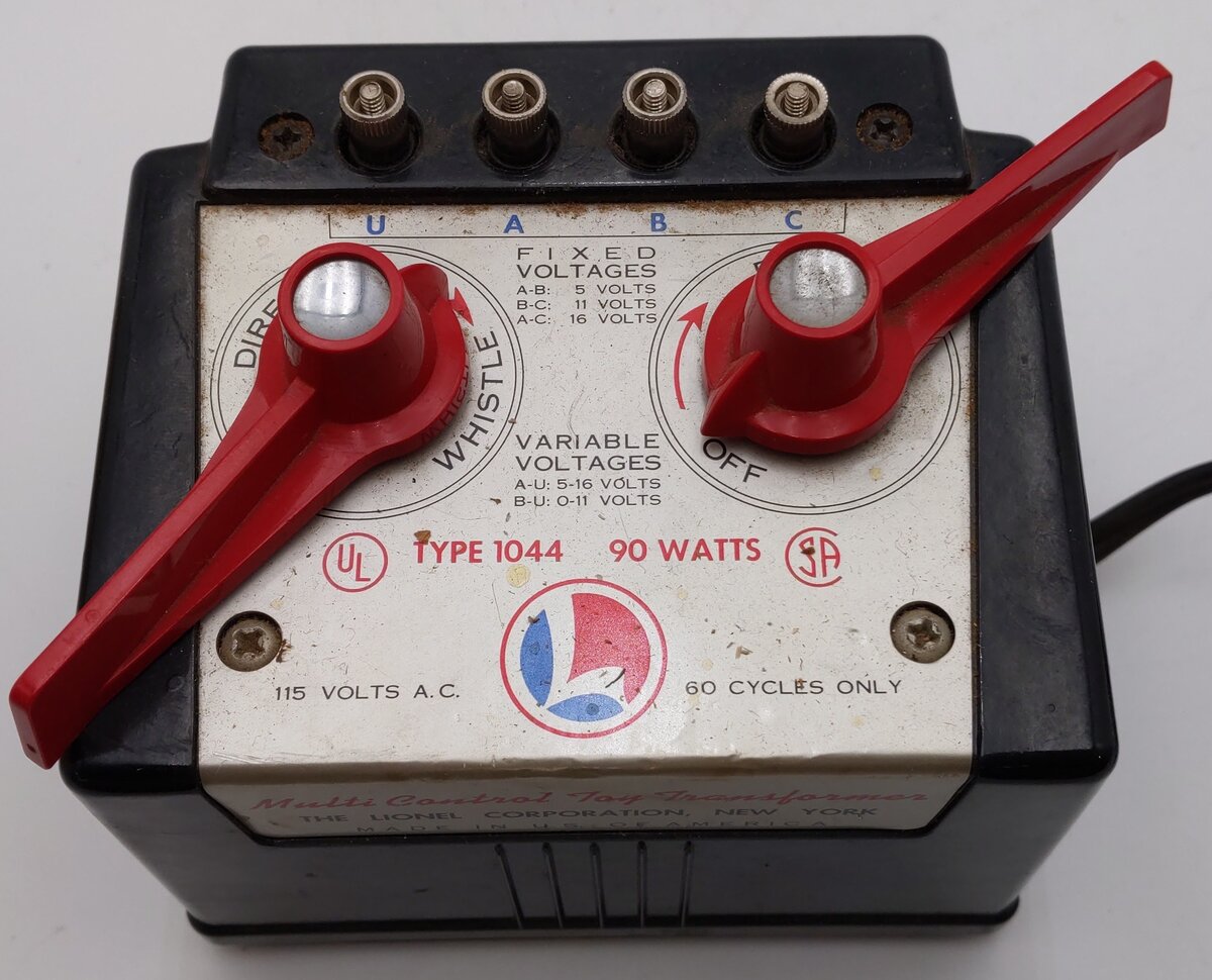 Lionel 1044 Vintage O 90 Watt Transformer w/Whistle Control VG/Box