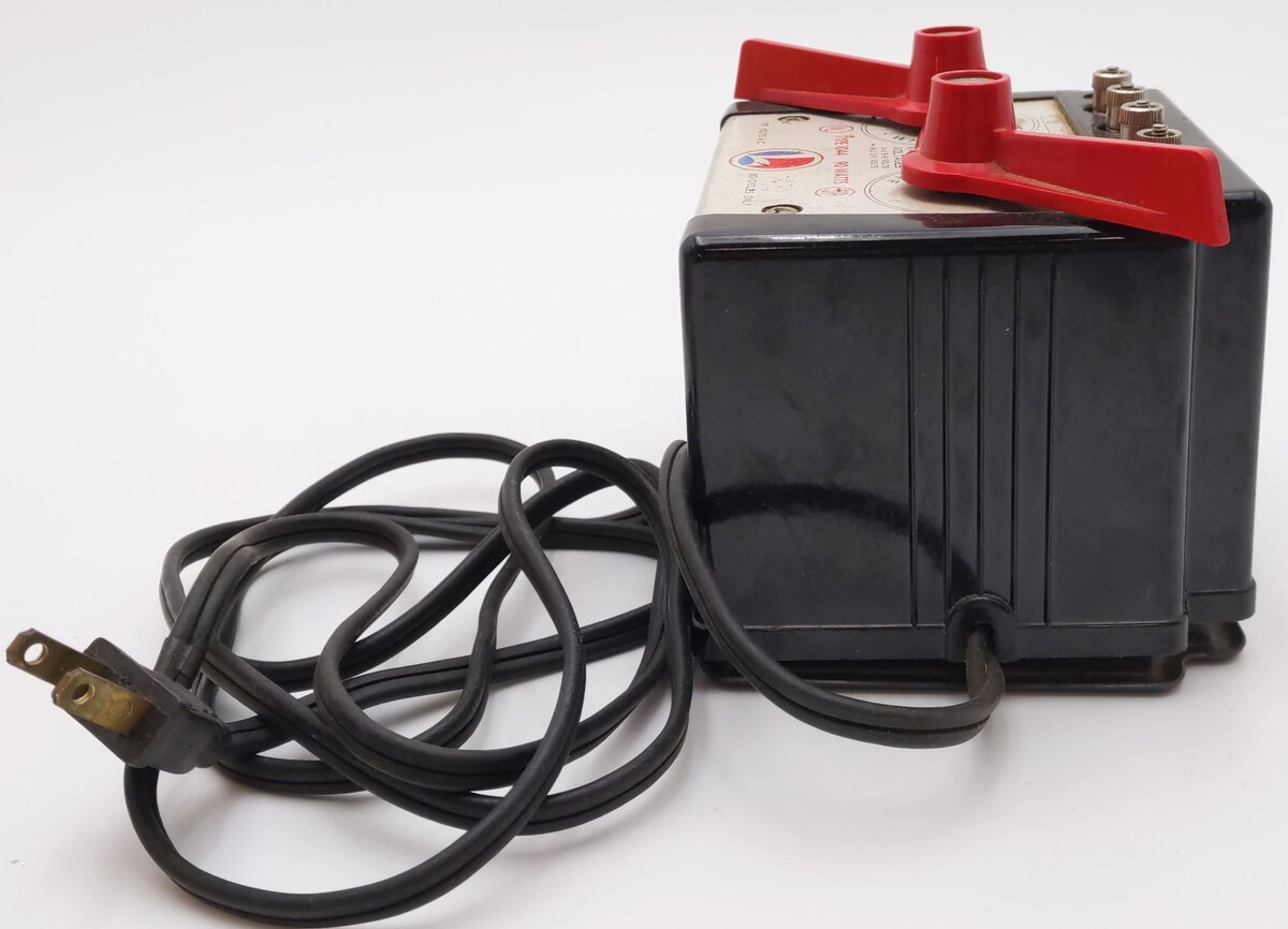 Lionel 1044 Vintage O 90 Watt Transformer w/Whistle Control VG/Box