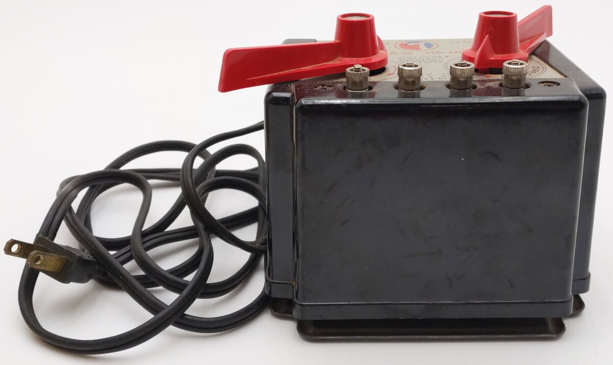Lionel 1044 Vintage O 90 Watt Transformer w/Whistle Control VG/Box