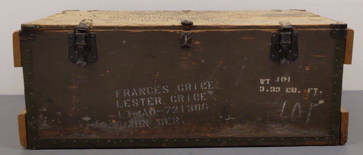 Vintage WW2 1942 US Military Shwayder Bros Inc Footlocker VG