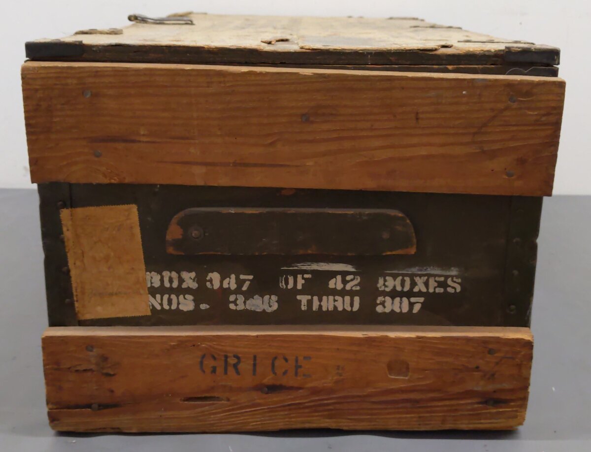Vintage WW2 1942 US Military Shwayder Bros Inc Footlocker VG