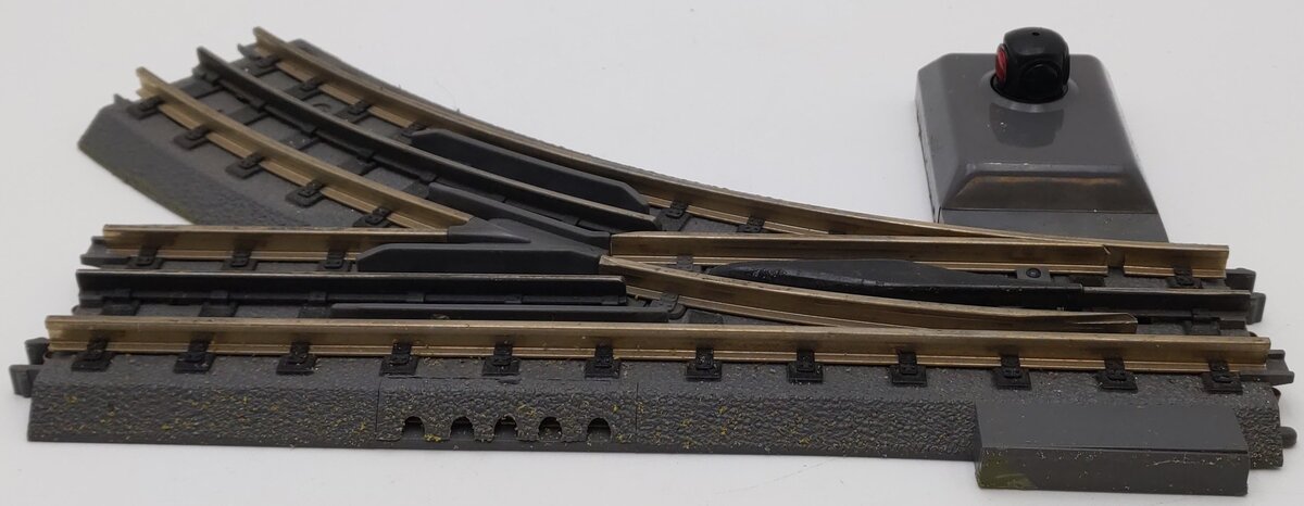 MTH 40-1004 O 31 RealTrax Nickel Silver Right Hand Remote Switch Turnout VG/Box