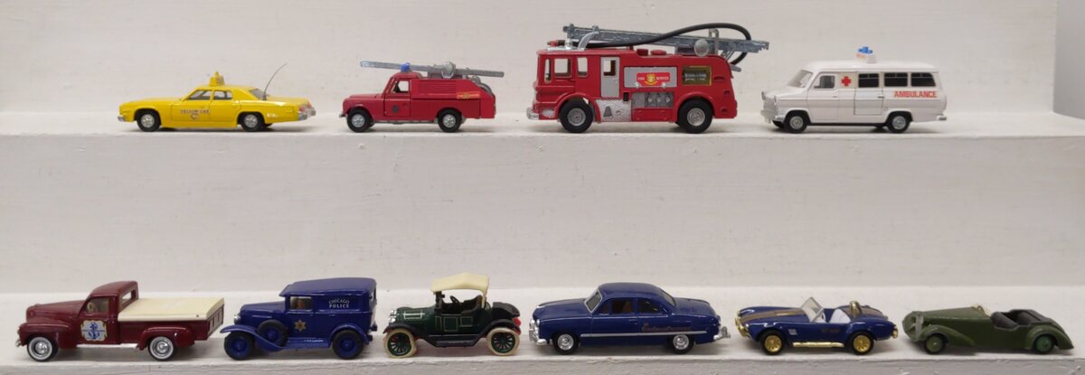 Dinky Toys, ERTL & Solido Die-Cast Vehicles [10] VG