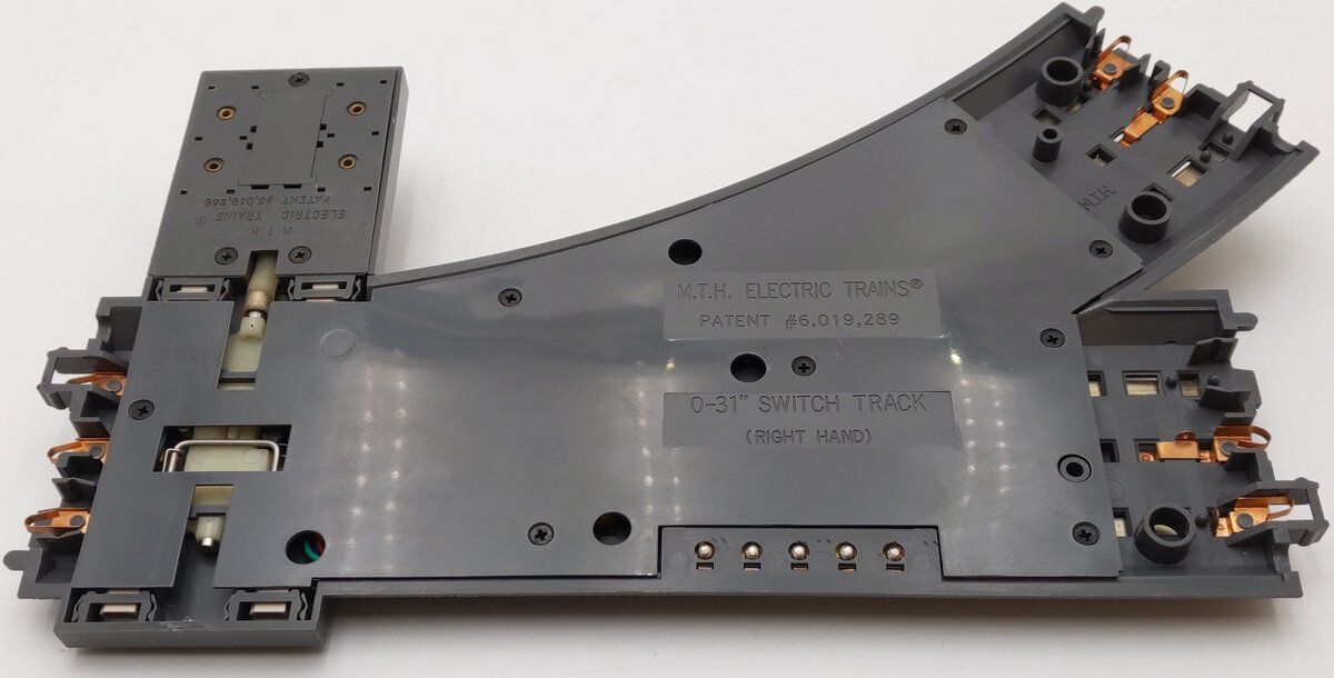MTH 40-1004 O 31 RealTrax Nickel Silver Right Hand Remote Switch Turnout EX/Box