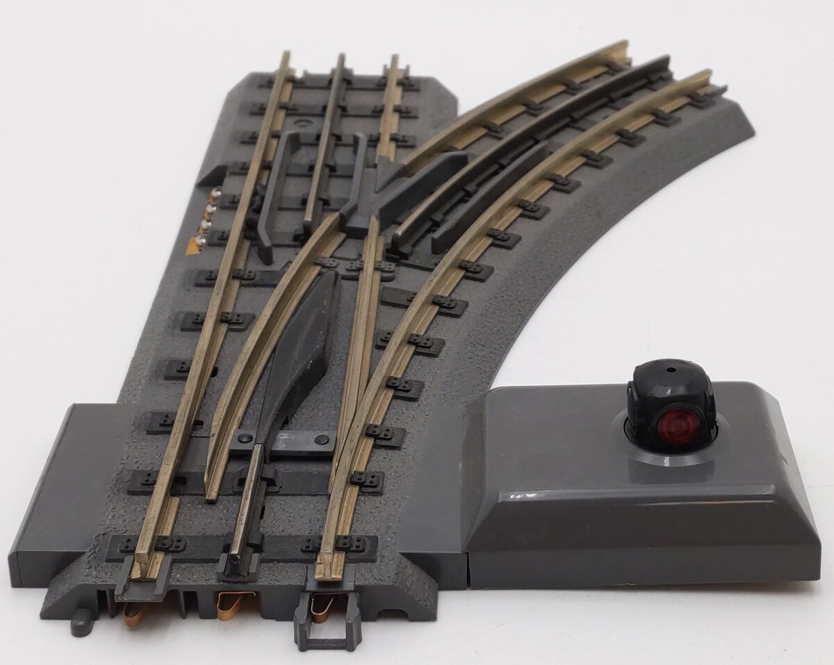 MTH 40-1004 O 31 RealTrax Nickel Silver Right Hand Remote Switch Turnout EX/Box