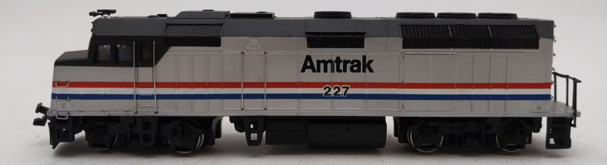 Bachmann 87017 HO Amtrak EMD F40PH Diesel Locomotive #227 EX