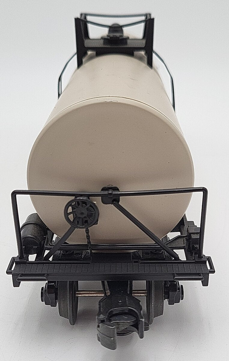 Lionel 6-17901 O Gauge Chevron Uni-body Tank Car EX