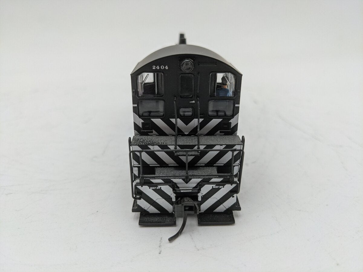 Broadway Limited 2620 HO SF EMD NW2 Diesel Loco w/Sound & DCC Paragon2™ #2404 EX/Box