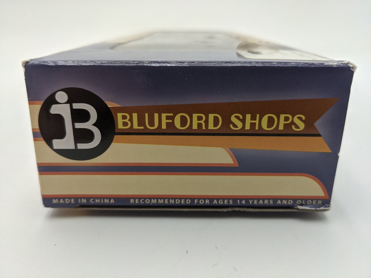 Bluford Shops 31010 HO MP Short body Bay Window Caboose #13835 EX/Box