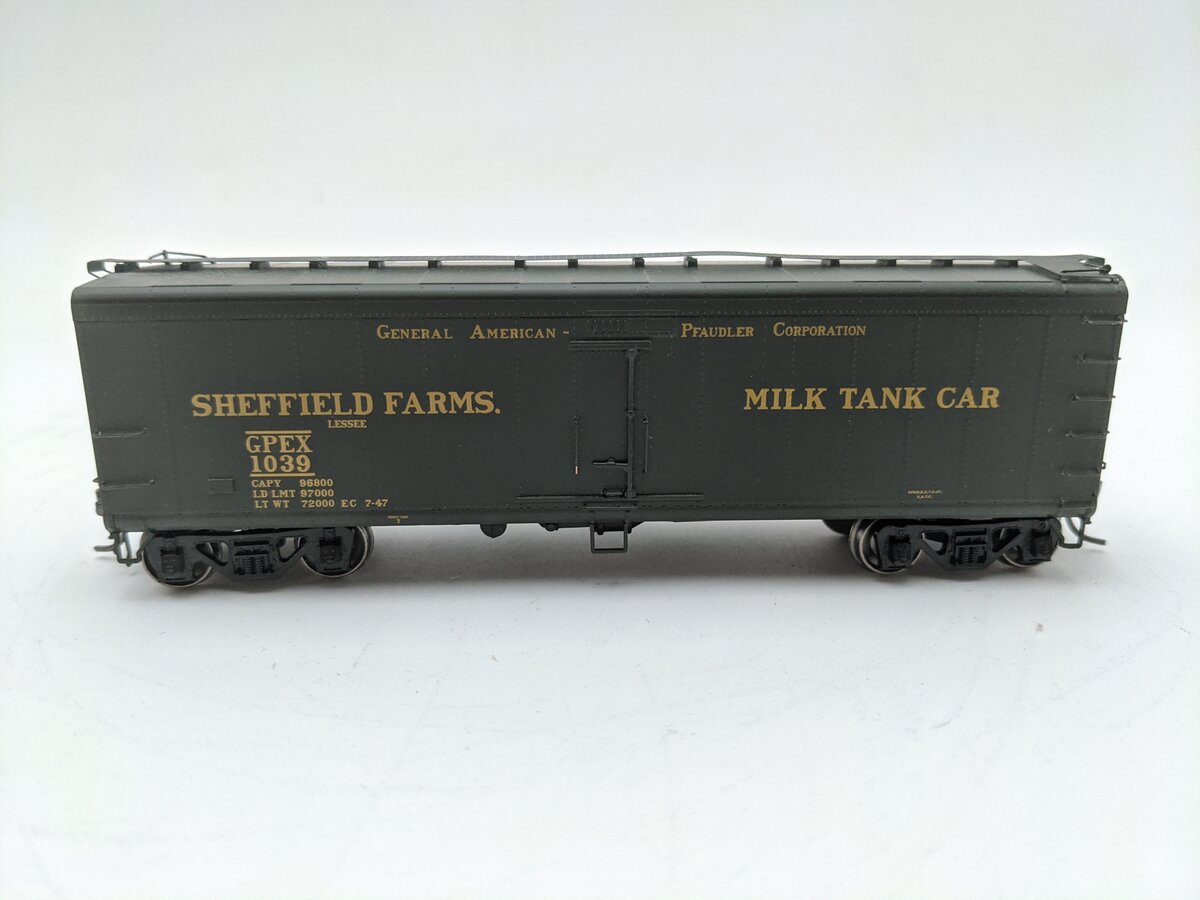 InterMountain 48204-07 HO Scale GPEX Sheffield Farms Milk Car #1039 EX/Box